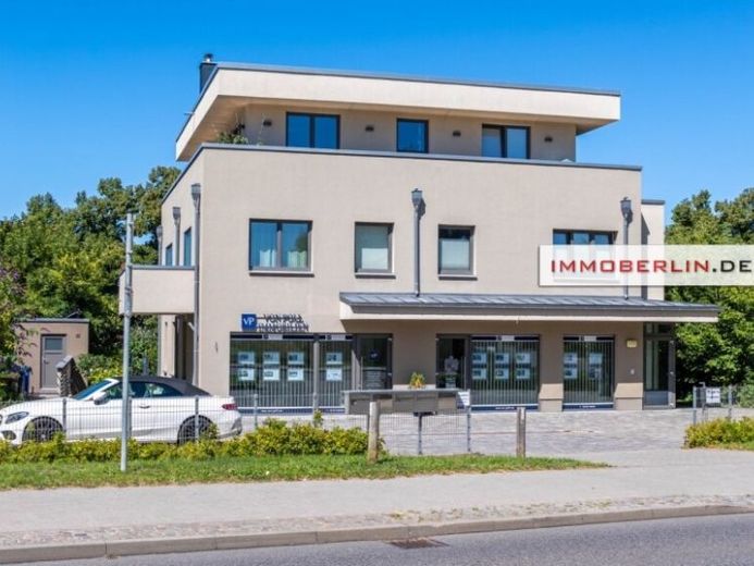 IMMOBERLIN.DE - Exzellentes KfW-55-Wohn-/Geschäftshaus mit Seeblick-Wohnung – Foto 1