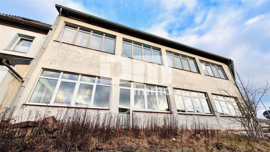 Modernisierter Gewerbekomplex (2 Gebäudeteile) mit langfristigem Mieter + freie Flächen im OG – Rückansicht Gebäude 4