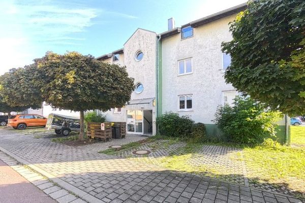 Helle 3-Raum-Wohnung mit Balkon im Kabelsketal Ortsteil Schwoitsch