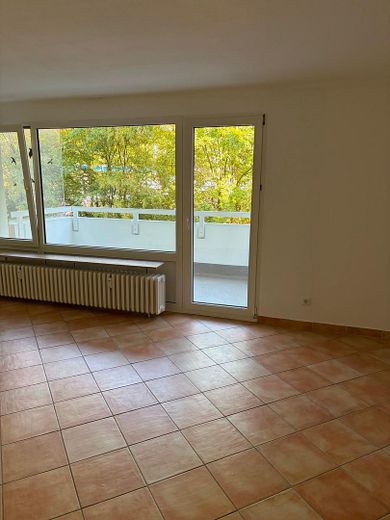 Gepflegte3-Zimmer Eigentumswohnung mit  76 m2 – Wohnzimmer