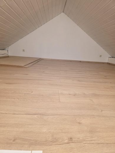 Zonder makelaarscourtage! Belegging (4,75% rendement) of eigen gebruik I Maisonnettewoning in Gartenberg – Stauraum DG