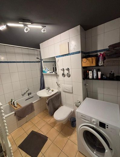 Provisionsfrei: Attraktive 2-Zimmer-Wohnung mit Balkon in zentraler Lage München Sendling – Badezimmer