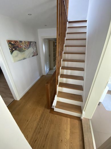 منزل عائلي ساحر في قلب حصن زونس – Treppe OG