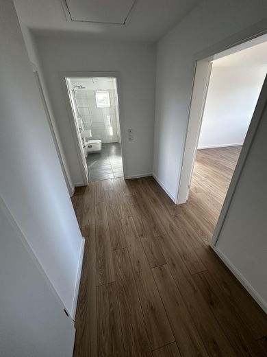 Frisch sanierte DG-Wohnung an der Weser – Flur