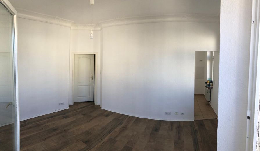 Old-Building Dream in Leipzig-Gohlis Mitte: Spacious 3-room apartment (88 m²) with stylish character – Wohnzimmer