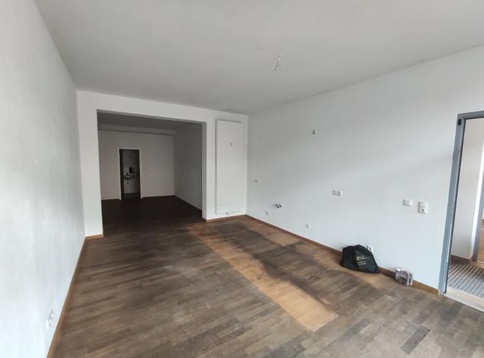 Laden- oder Bürofläche (zentral gelegen) – Warten / Empfang + Bar Bild 4