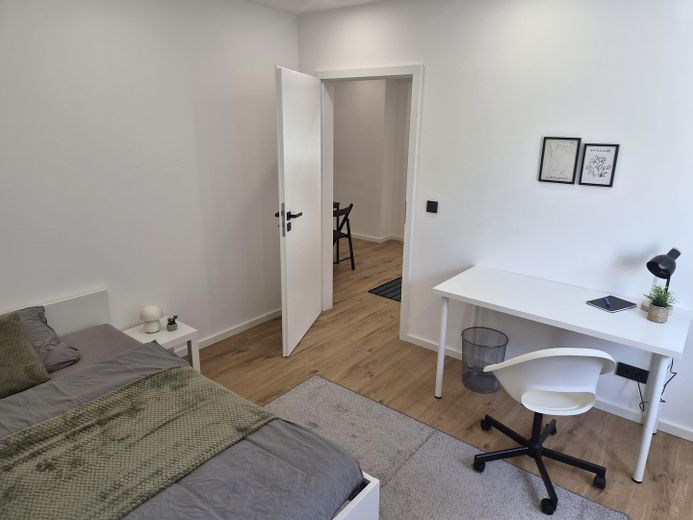Tolles Zimmer in neu gegründeter 4-Zimmer-WG - Erstbezug nach Sanierung! – Zimmer 2