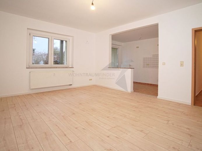 Großzügige 4 Zimmer EG-Wohnung mit Tageslichtbad und Balkon in ruhiger Lage – Foto 1