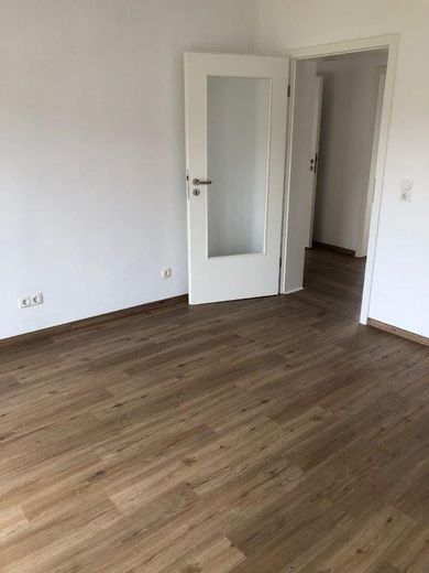 Wohnzimmer Richtung Tür