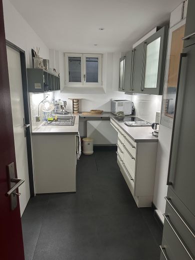Tempelhof'taki Fliegerviertel'de yarı müstakil ev – Küche Gartengeschoss