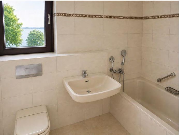 Pure Rheinromantik – Vollbad mit Rheinblick