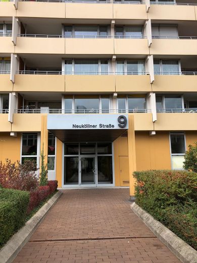 3,5-кімнатна квартира Leonberg. LEO Center am Stadtpark – Eingang zum Gebäude