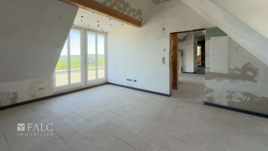 Exklusive Dachgeschosswohnung im historischen Fachwerkhaus mit Fernblick bis Schloss Homburg – Schlafzimmer