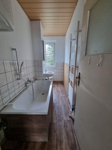 Von Privat: Mehrfamilienhaus mit 24WE in Gemeindekern von 02959 Schleife – Wohnung Beispiel