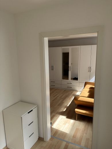 Blick von Flur in Wohnbereich