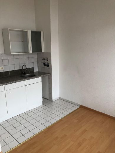 Bel appartement de 2 pièces avec balcon à Maintal-Dörnigheim – 890 € charges comprises – Wohnküche