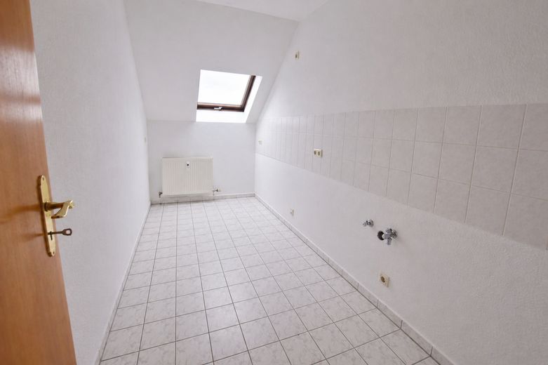 Gemütliche, helle 6-Raum-Wohnung mit Fernblick & modernem Bad auf dem schönen Kaßberg – Küche
