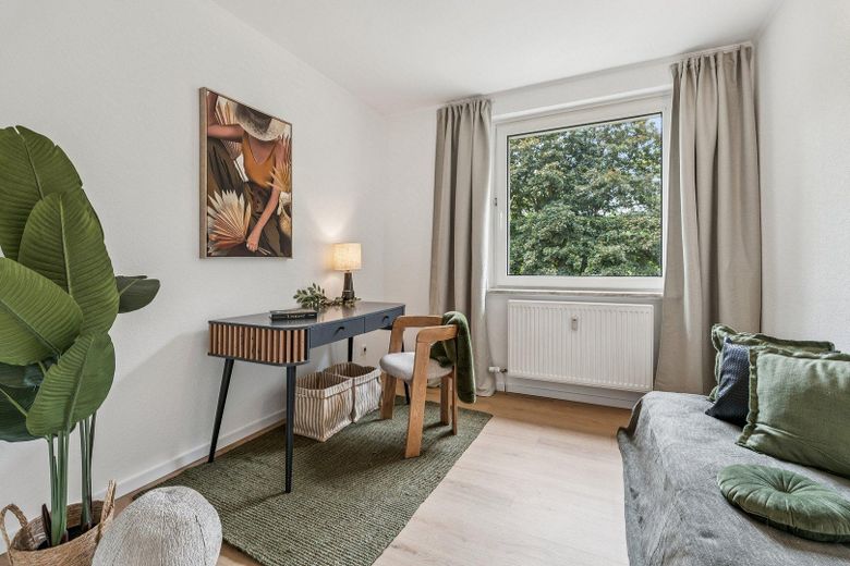 Bez prowizji: Wyremontowane mieszkanie 3-pokojowe nad jeziorem Heidbergsee – od zaraz wolne – Zimmer, Originalbild