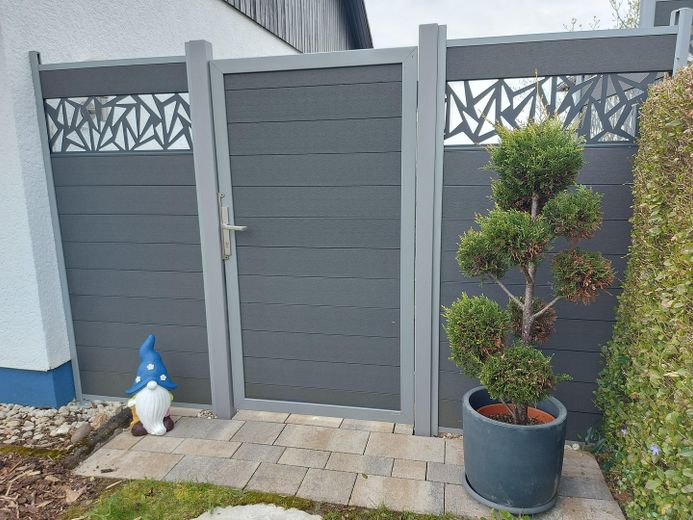 PROVISIONSFREI - Großer, charmanter  Bungalow mit Untergeschoß - keine Renovierungen, nur einziehen! – Vorderseite,Zugang in d.Garten