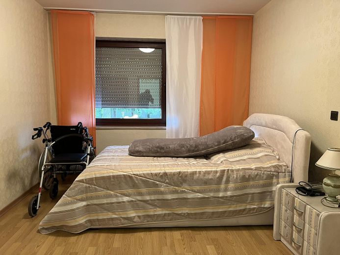 Hauptschlafzimmer /Gartenseite