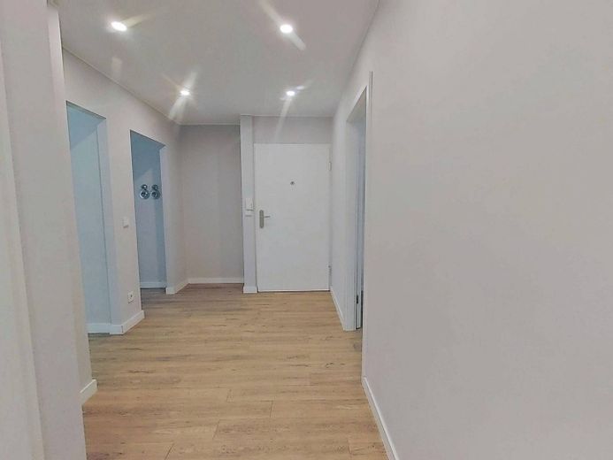 Moderno e luminoso appartamento di 3 locali con BALCONE e cucina componibile – Ansicht II: Flur