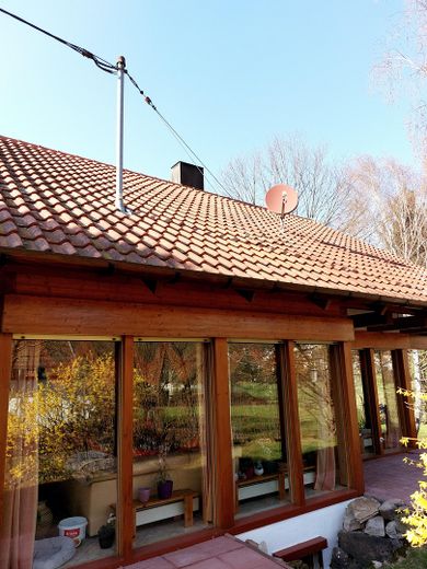Einzigartiges Holzhaus im Grünen in Randlage und doch zentral – Foto 3