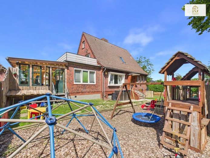 Charmantes modernisiertes und gepflegtes Einfamilienhaus mit der Möglichkeit einer Einliegerwohnung – फोटो 1