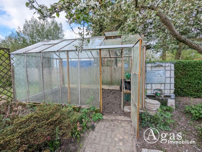 Großes Gartengrundstück mit Laube am Ortsrand von Zehdenick (Eigentum - keine Pacht, kein Verein) – Gewächshaus