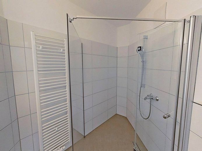 Obra nueva en PRIMERA OCUPACIÓN: Amplio piso de 4 habitaciones con COCINA INTEGRADA – Ansicht I: Bad