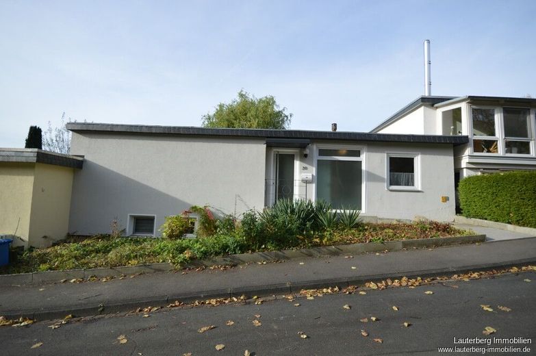 Viel Platz, viele Möglichkeiten: *Barrierefreier Bungalow* mit Einliegerwohnung in Geismar – Außenansicht