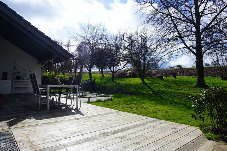 Terrasse mit Blick ins Grüne