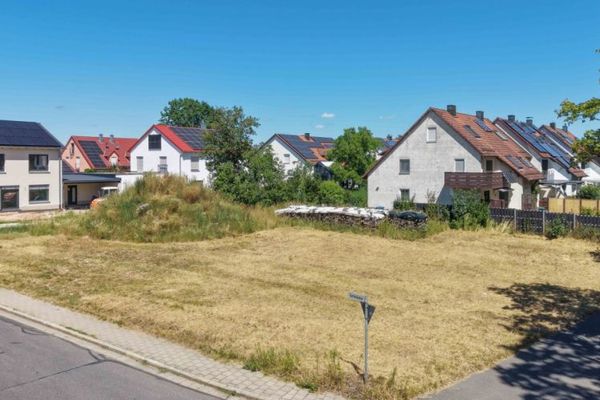 Attraktives Baugrundstück in Woffenbach