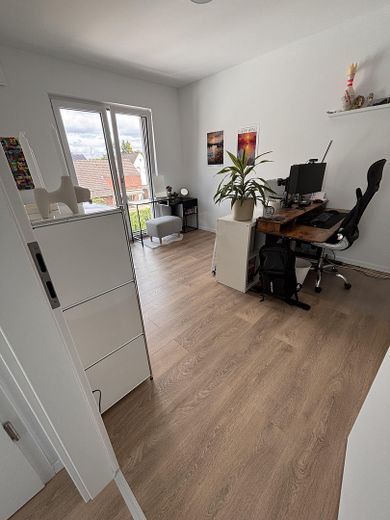 Zuhause heute- Moderner und energieeffizienter Neubau (KfW40) 3-Zimmer-Wohnung – Büro