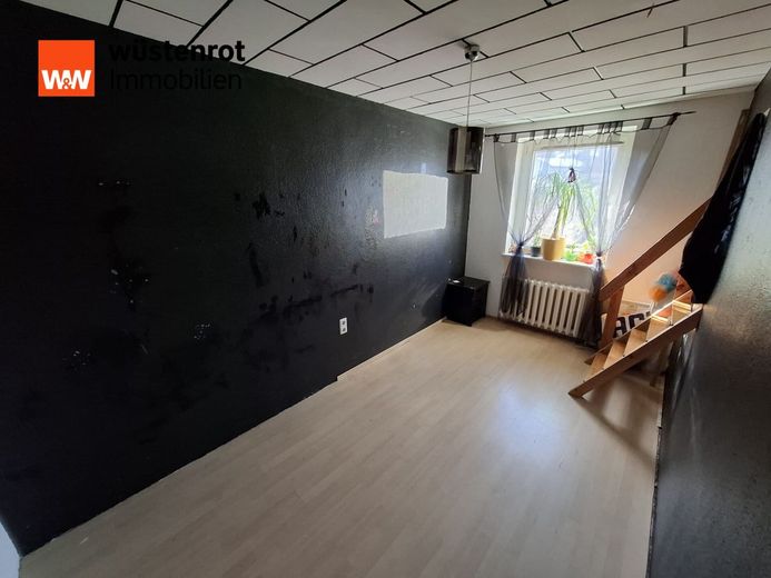 Neuer Preis! Doppelhaus im Bungalowstil in Luckenwalde mit großer Nutzfläche im Keller zu verkaufen. – Kinderzimmer mit Höhle