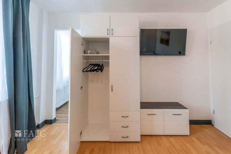 Business-Apartment mit Umsatzsteuerausweis / Kurzzeitvermietung – Schlafzimmerschrank