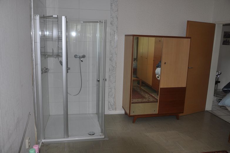 Schlafzimmer/Dusche