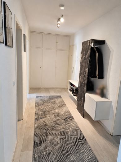 Großzügige 3-Zimmer-Wohnung mit modernem Wohnambiente und Balkon – Foto 9