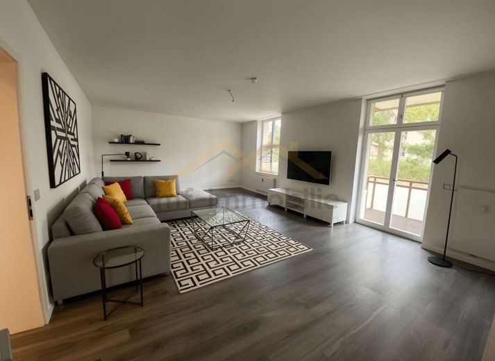 großzügige Erdgeschosswohnung 3 Zimmer 107 m²  mit Einbauküche – Wohnzimmer