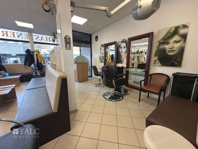 9,23 % Rendite ! Gepflegtes Wohn- und Geschäftshaus in zentraler Lage am Hasten – Friseursalon