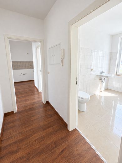 Appartement de 2 pièces avec balcon, 49 m², Roßlau, classe énergétique B – Flur