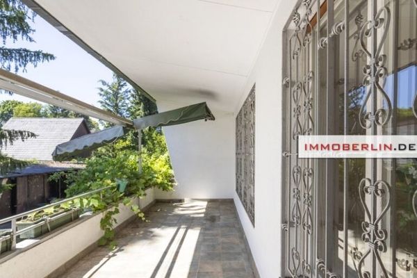 IMMOBERLIN.DE - Posizione top! Casa unifamiliare/bifamiliare personalizzata con interessante potenziale di ampliamento