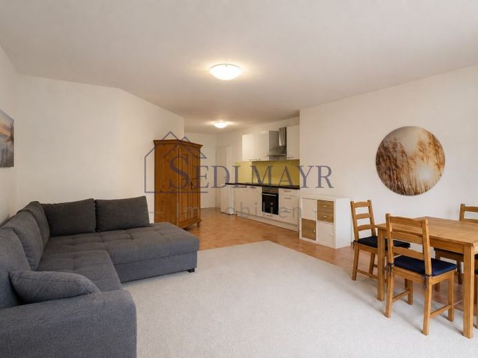 VERKAUF: Helles Souterrain-Apartment mit eigener Terrasse! – Foto 1