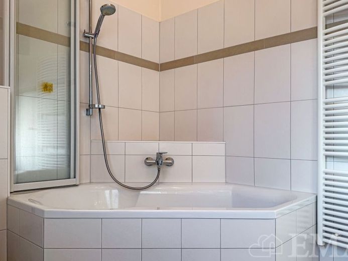 Ampia casa bifamiliare su un fantastico terreno con giardino a Berlino-Frohnau – Foto 1