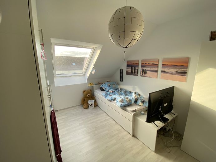 Maisonette Wohnung mit  4-Zimmer, Balkon, Bad mit Fenster und Badewanne – Foto 2