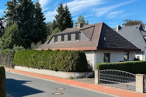 Dom z charakterem i potencjałem – dom jednorodzinny w Bothfeld