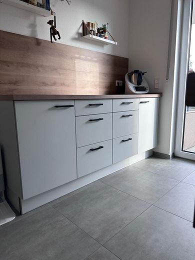 3-Zimmer-Erdgeschosswohnung mit eigenem Garten – Modernes Wohnen mit viel Freiraum in Steinheim – Küche