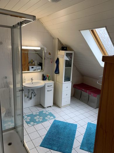 Altbau DG Duschbad