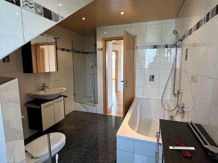 Bad Wohnung DG