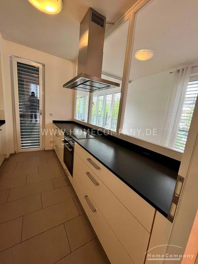 Appartement meublé de 3 pièces avec balcon, place de stationnement et cave individuelle à Schwabing – 116aba7b3bd35b80a62f4aa8989f31cc919368cf.jpg