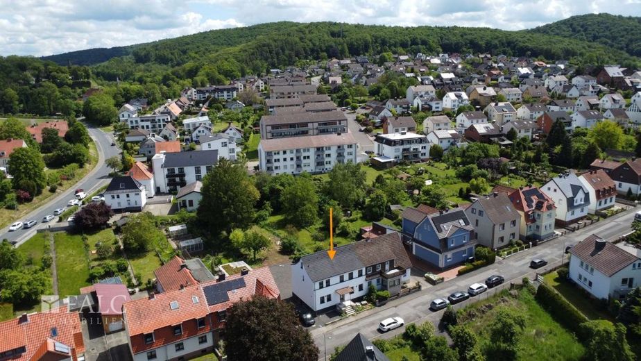 ***Erstbezug nach Kernsanierung - Doppelhaushälfte mit 7 Zimmern und großzügigem Grundstück*** – Außenansicht